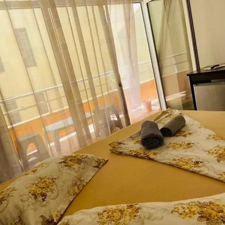 Pensión Njoy By The Sea